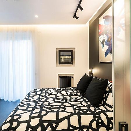 Le Stanze Del Barone Bed & Breakfast เนเปิลส์ ภายนอก รูปภาพ