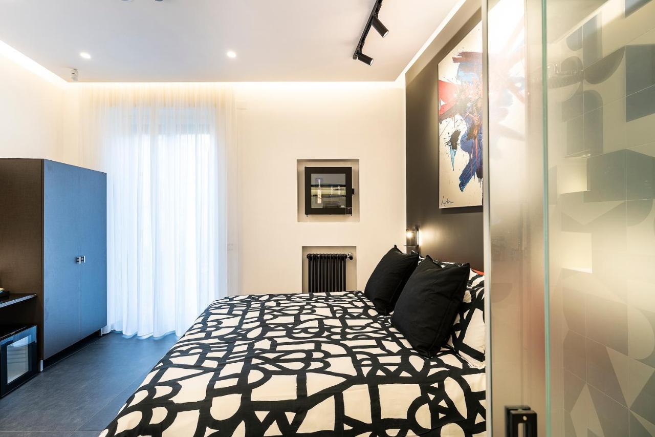Le Stanze Del Barone Bed & Breakfast เนเปิลส์ ภายนอก รูปภาพ