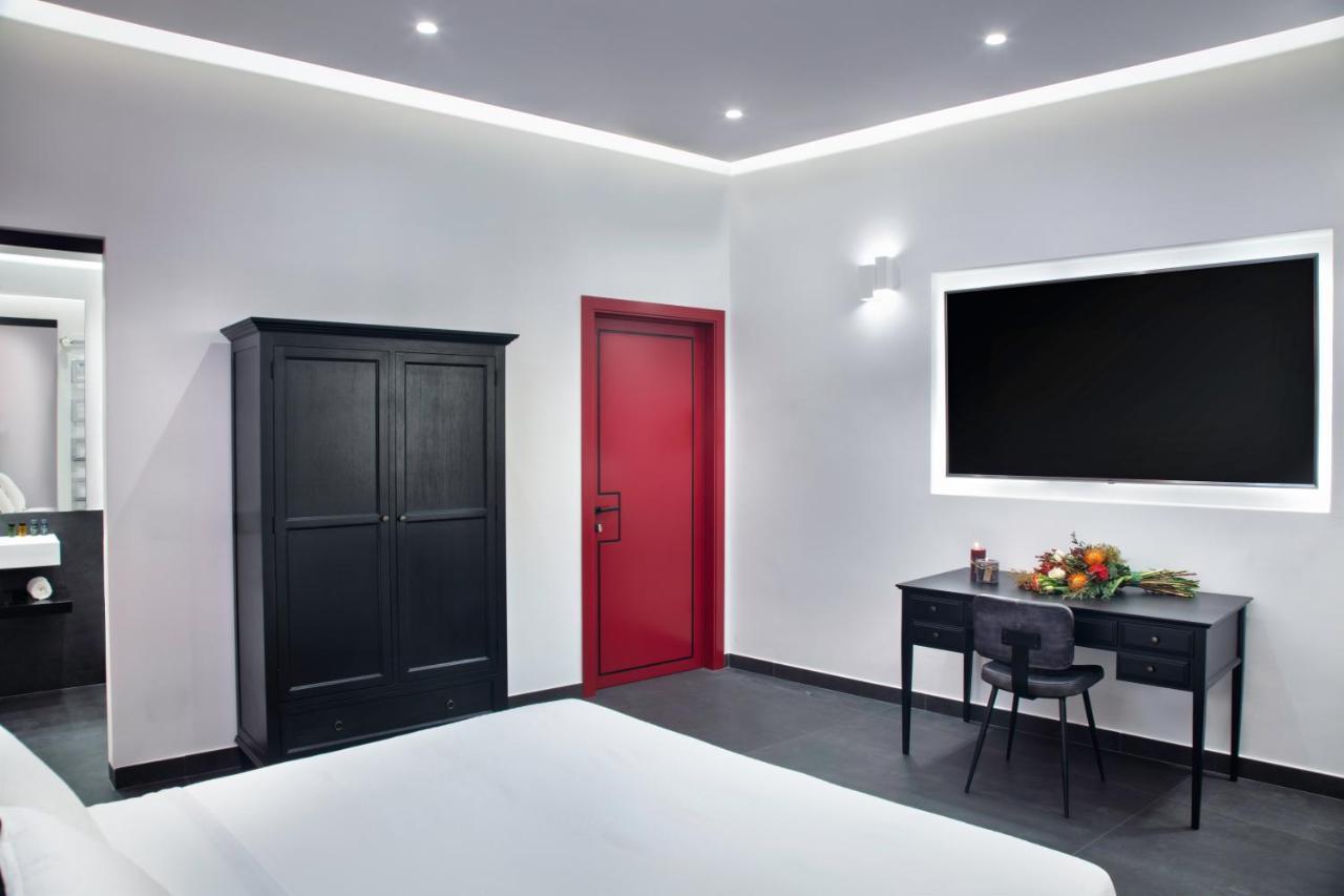 Le Stanze Del Barone Bed & Breakfast เนเปิลส์ ภายนอก รูปภาพ