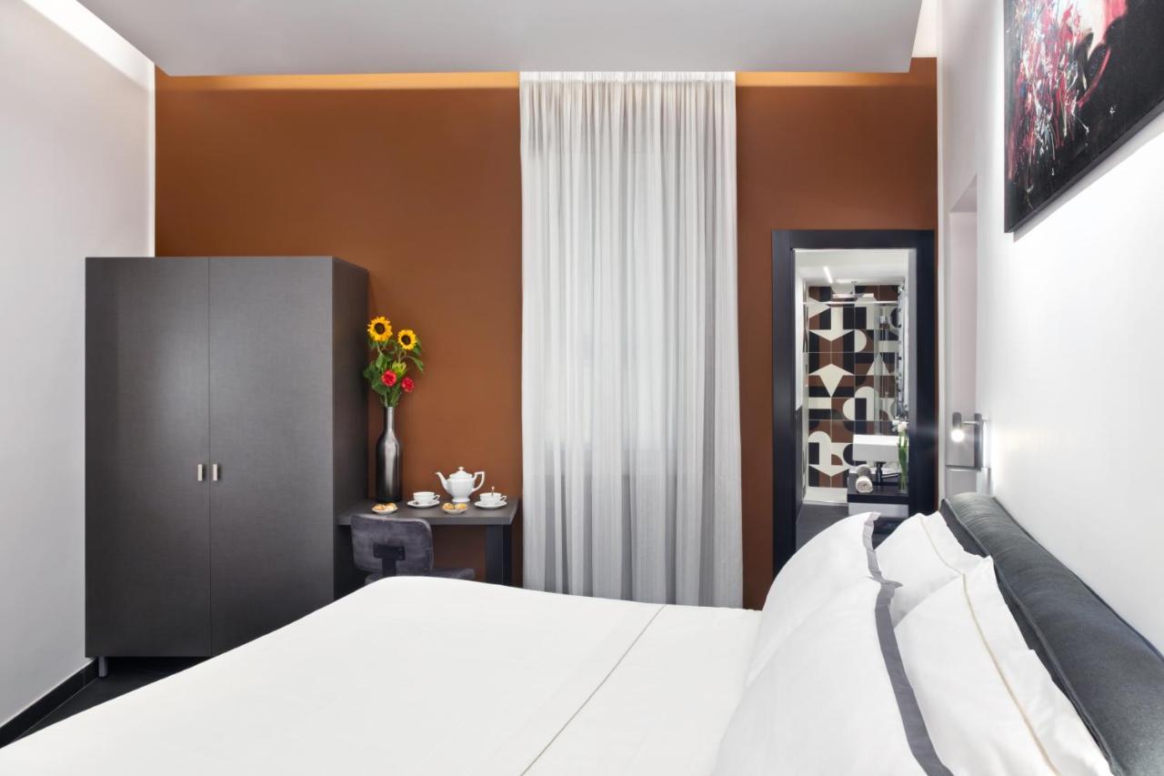Le Stanze Del Barone Bed & Breakfast เนเปิลส์ ภายนอก รูปภาพ