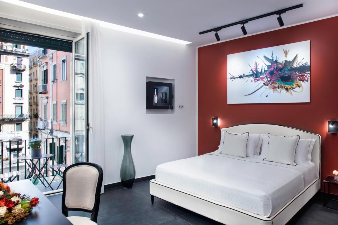 Le Stanze Del Barone Bed & Breakfast เนเปิลส์ ภายนอก รูปภาพ
