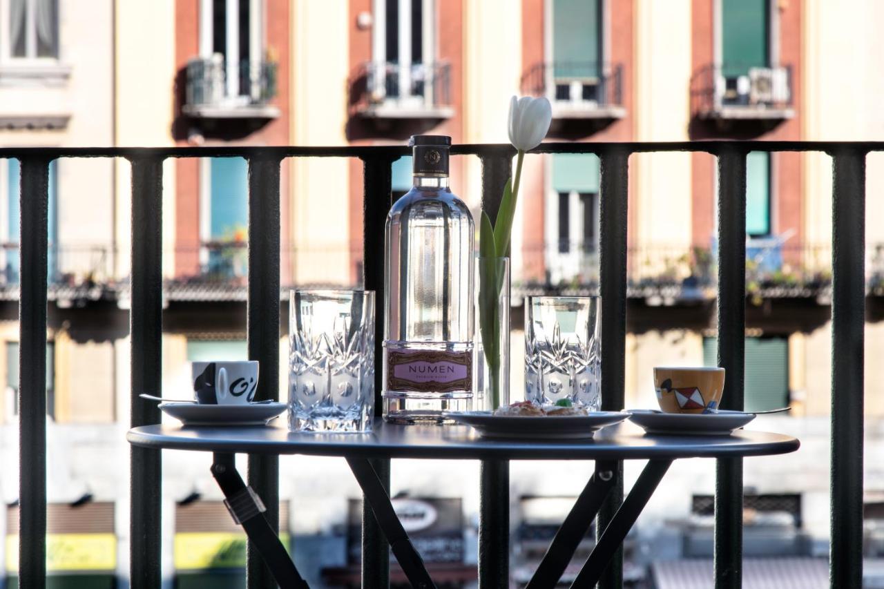 Le Stanze Del Barone Bed & Breakfast เนเปิลส์ ภายนอก รูปภาพ